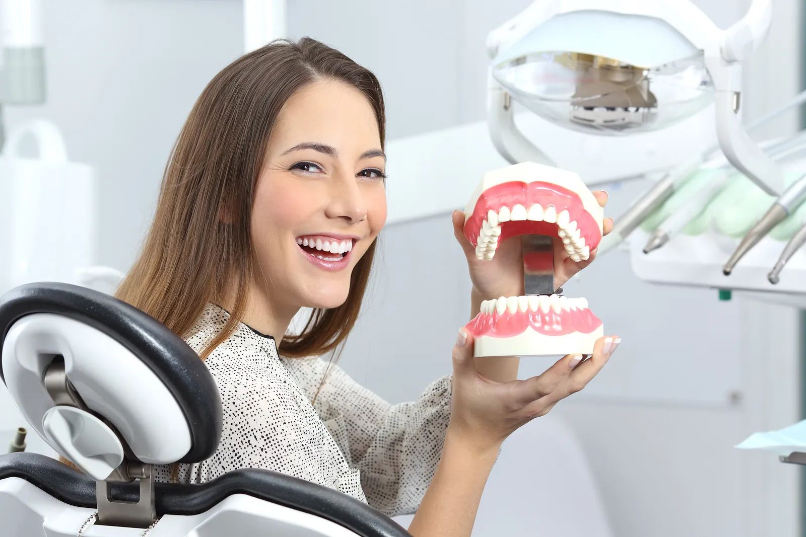 The Difference Between Full and Partial Dentures